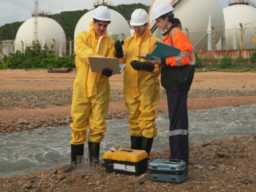 La Generalitat y la UPC impulsan microcredenciales para agilizar la prevención ambiental de actividades